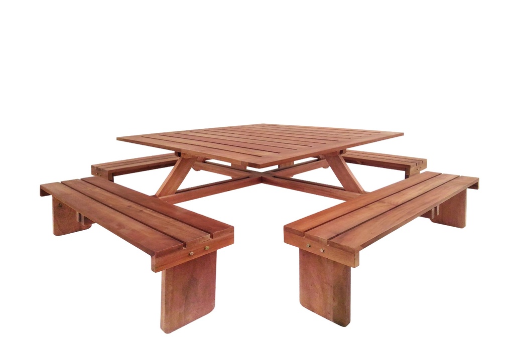 Hardhouten picknicktafel Vierkant  Dikte: 35mm Afmeting: L210xB210xH75cm 